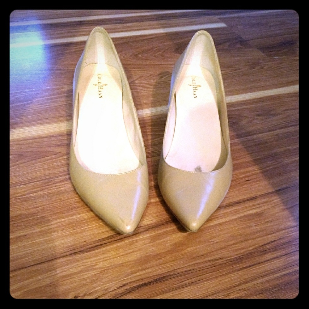 Cole Haan nude pumps size 8